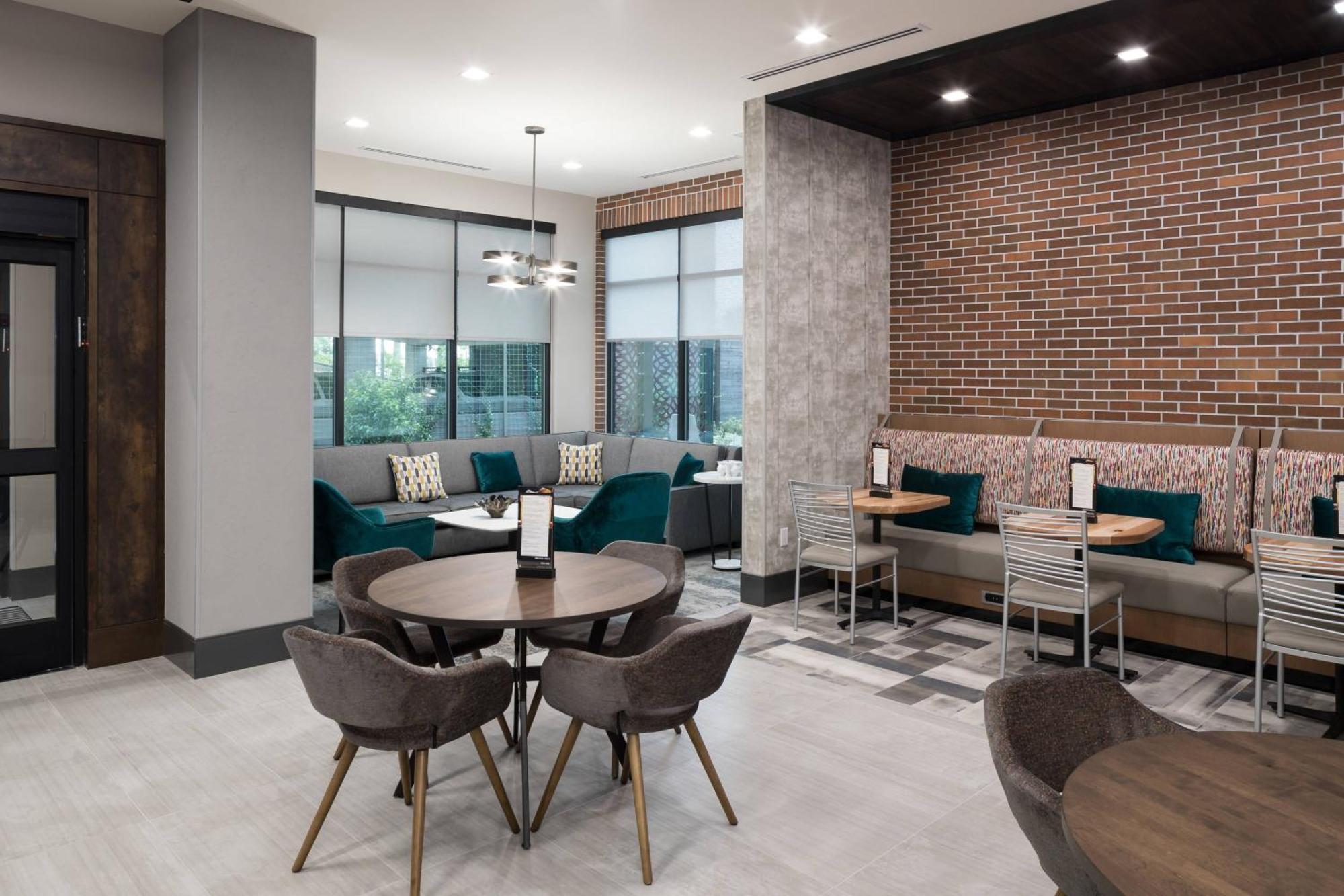 Courtyard By Marriott Houston Heights/I-10 Hotel Exterior foto